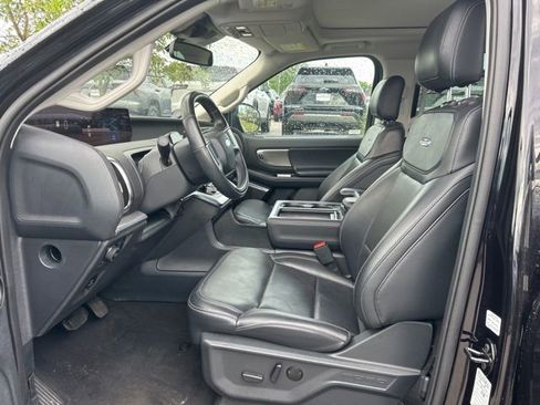 Used 2025 Ford Expedition Max Platinum AWD/4WD image 6