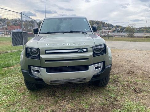 Used 2023 Land Rover Defender 110 S image 10