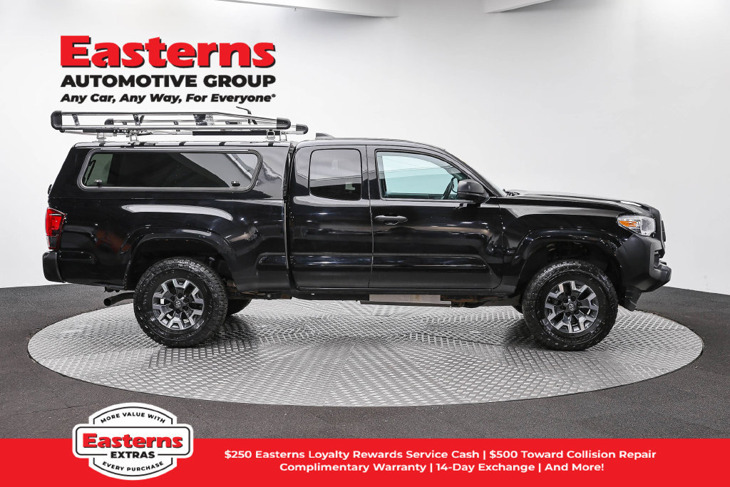 Used 2023 Toyota Tacoma SR AWD/4WD image 5