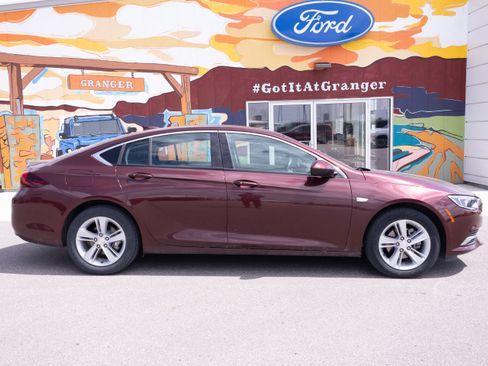 Used 2018 Buick Regal Preferred w/ Sights and Sounds Package FWD image 7