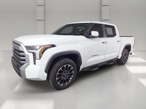 Used 2025 Toyota Tundra Limited AWD/4WD image 50