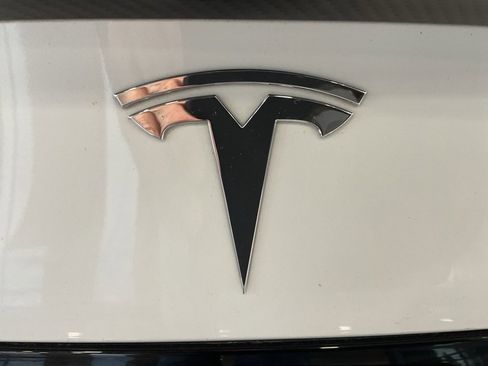 Used 2022 Tesla Model S Plaid image 24