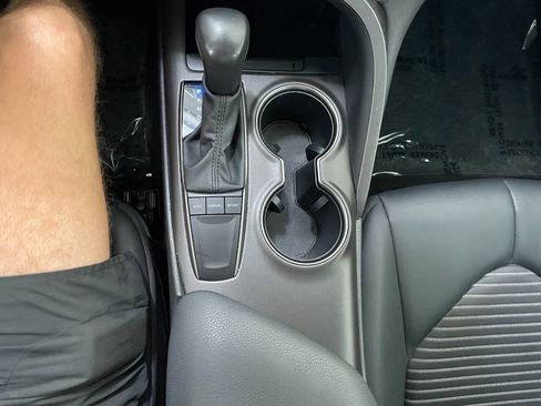 Used 2024 Toyota Camry SE image 33