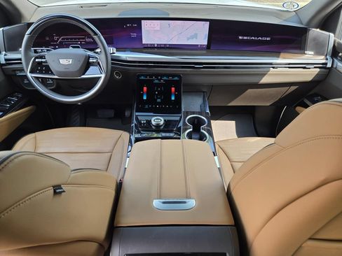 Certified 2026 Cadillac Escalade ESV Luxury w/ Touring Package AWD/4WD image 19