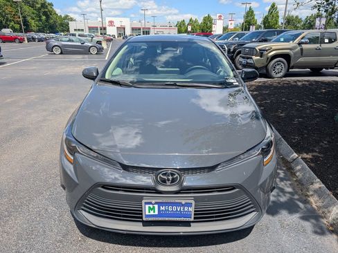 Used 2025 Toyota Corolla LE FWD image 11