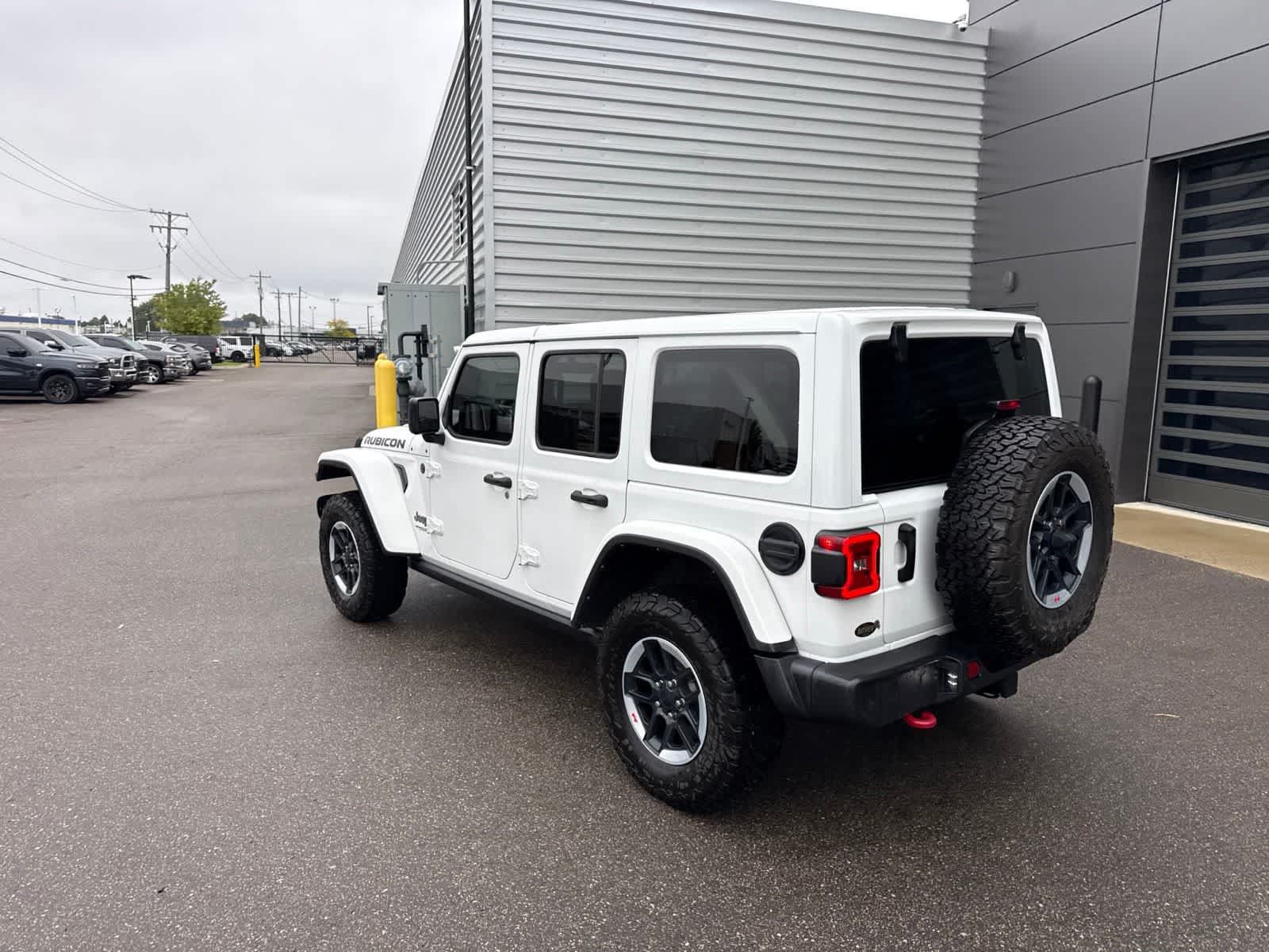 Used 2021 Jeep Wrangler Unlimited Rubicon w/ Dual Top Group AWD/4WD image 3