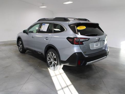 Used 2022 Subaru Outback Limited image 7