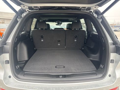 New 2026 Jeep Grand Cherokee Laredo image 26