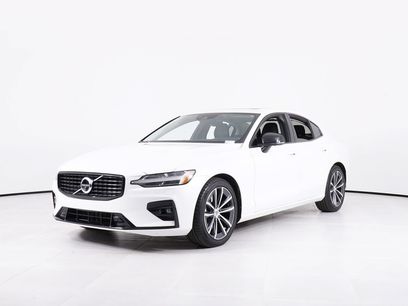 Used 2022 Volvo S60 B5 Momentum