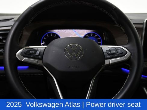 Used 2025 Volkswagen Atlas SEL AWD/4WD image 10