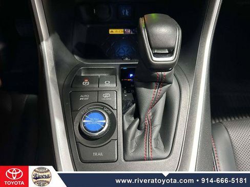Certified 2025 Toyota RAV4 XSE w/ Premium Package AWD/4WD image 27
