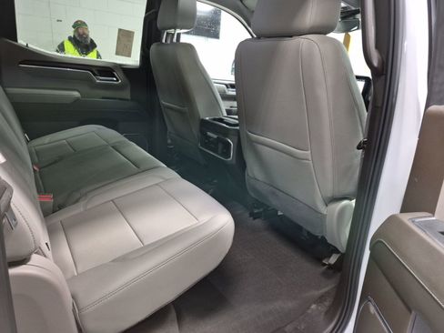 Used 2022 GMC Sierra 1500 SLT image 15