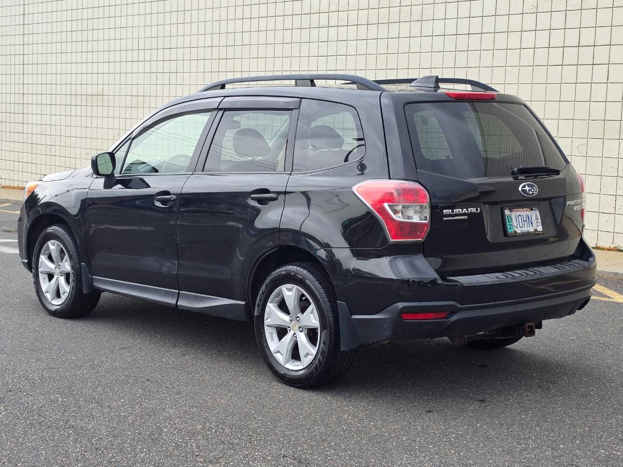 Used 2016 Subaru Forester 2.5i Premium w/ All-Weather Package AWD/4WD image 5
