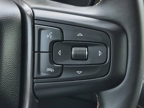 Used 2024 GMC Yukon AT4 AWD/4WD image 30