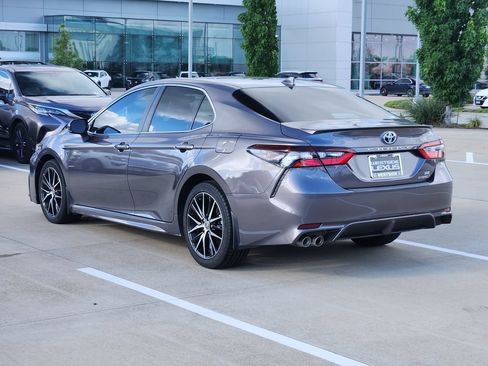 Used 2024 Toyota Camry SE FWD image 5