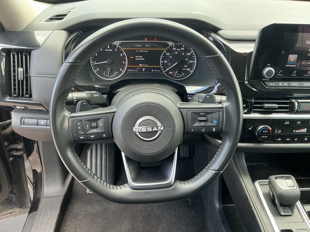 Used 2025 Nissan Pathfinder SV AWD/4WD image 10