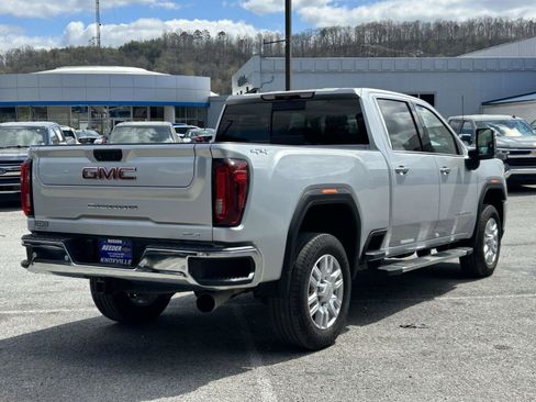 Used 2021 GMC Sierra 2500 SLT w/ SLT Premium Package image 3