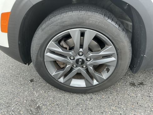 Certified 2021 Kia Seltos LX AWD/4WD image 9
