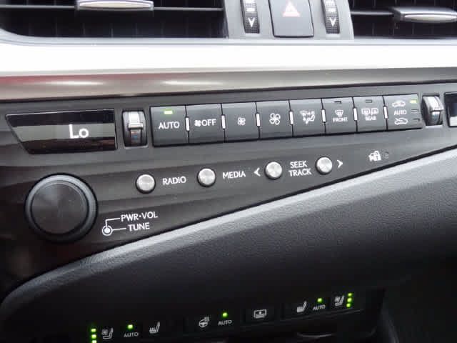 Used 2020 Lexus ES 300h w/ Accessory Package FWD image 33