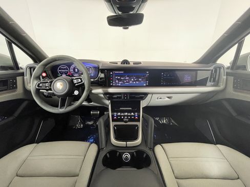 New 2025 Porsche Cayenne GTS image 13
