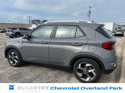 Used 2020 Hyundai Venue SEL w/ Convenience + Premium Package image 8