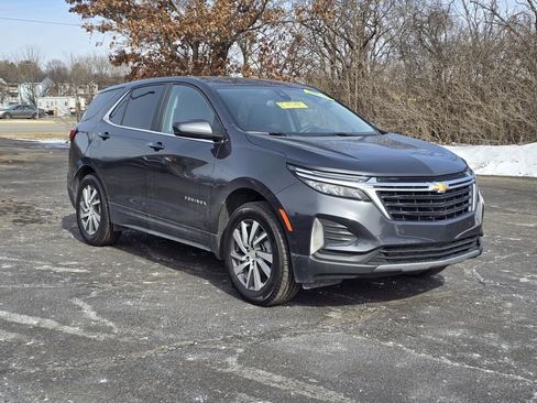 Used 2023 Chevrolet Equinox LT AWD/4WD image 2