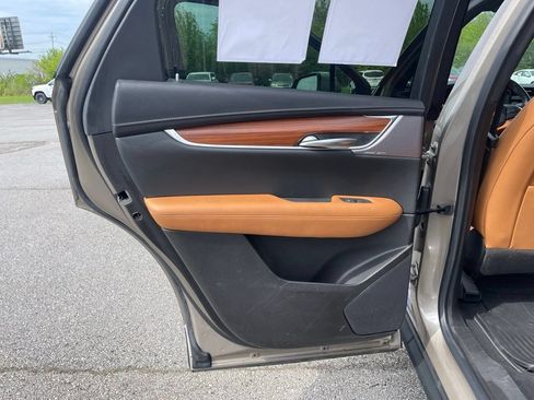 Certified 2023 Cadillac XT5 Premium Luxury AWD/4WD image 16