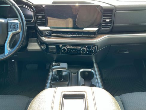 Used 2022 Chevrolet Silverado 1500 LT w/ Z71 Off-Road Package image 14