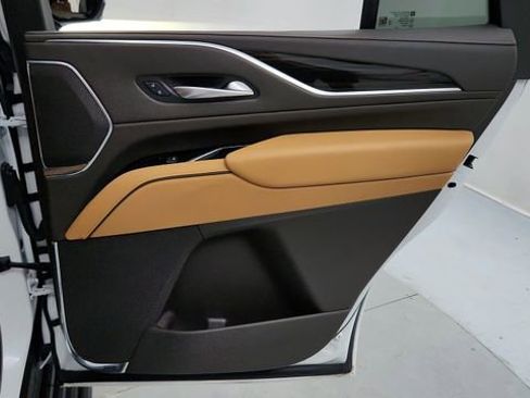 Certified 2023 Cadillac Escalade Premium Luxury w/ Performance Package image 23