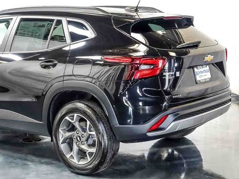 Used 2025 Chevrolet Trax LT w/ Driver Confidence Package FWD image 10