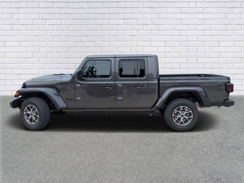 New 2025 Jeep Gladiator Sport image 2