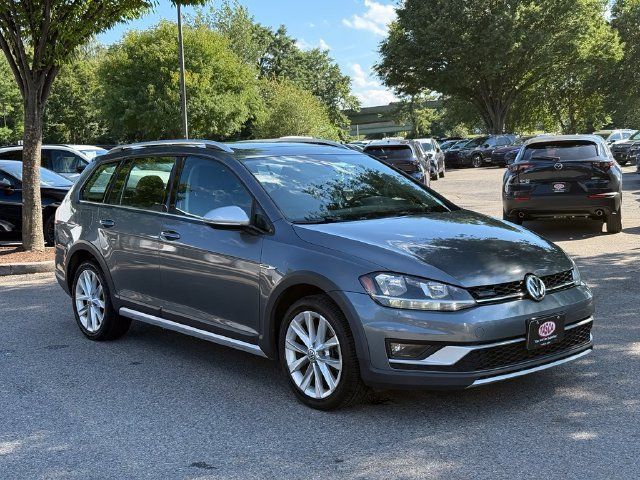 Used 2018 Volkswagen Golf Alltrack AWD/4WD image 1