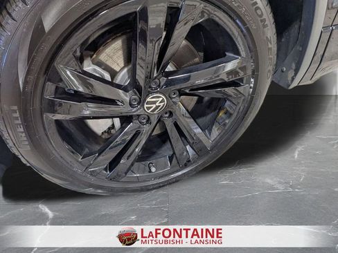 Used 2024 Volkswagen Tiguan SE R-Line image 35