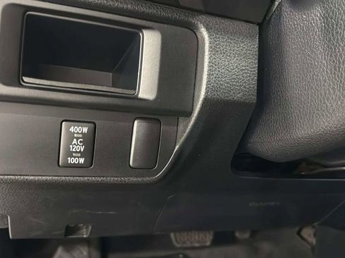 Used 2017 Toyota Tacoma TRD Off-Road AWD/4WD image 36