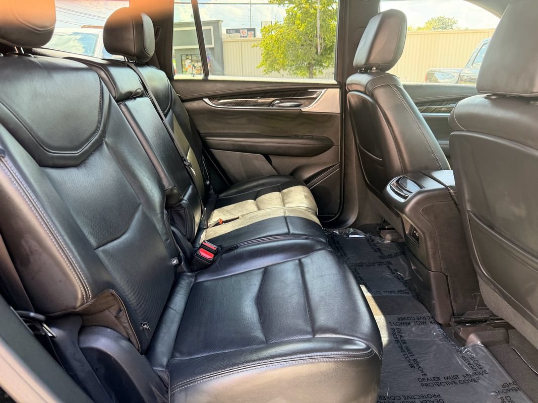 Used 2020 Cadillac XT6 Premium Luxury FWD image 17