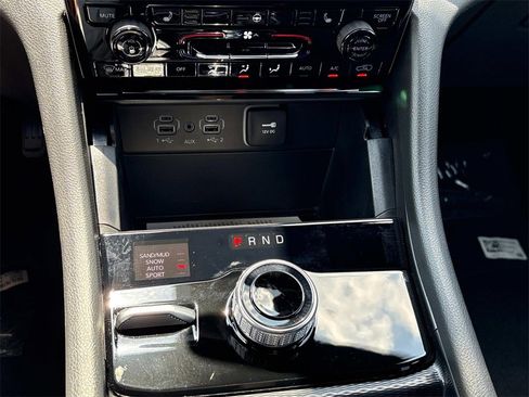 New 2025 Jeep Grand Cherokee L Limited w/ Black Appearance Package image 34