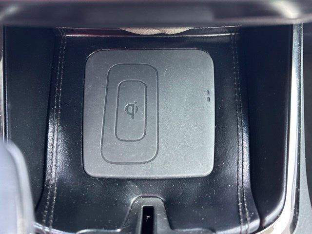 Used 2016 Toyota Avalon Limited w/ Toyota Safety Sense Package FWD image 21