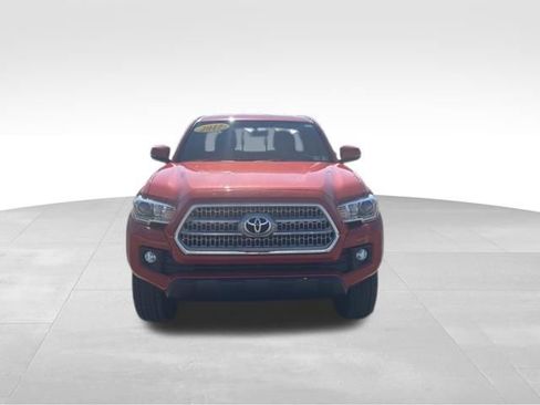 Used 2017 Toyota Tacoma TRD Off-Road w/ Tow Package image 8