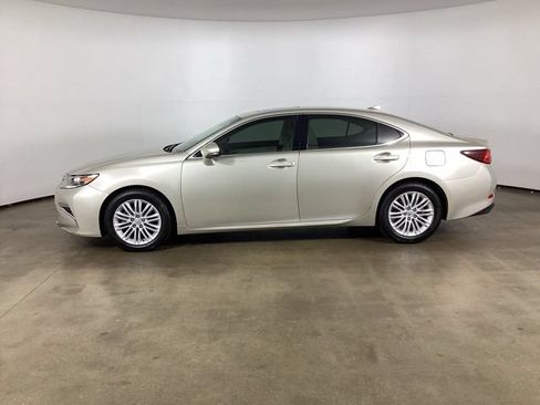 Used 2016 Lexus ES 350 w/ Premium Package w/Wood Trim FWD image 8