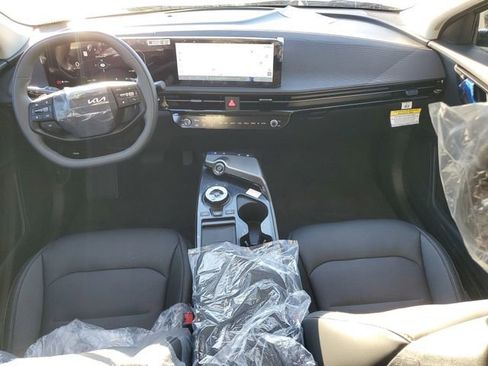 New 2025 Kia EV6 Wind image 16