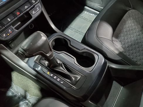 Used 2017 Chevrolet Colorado Z71 image 32