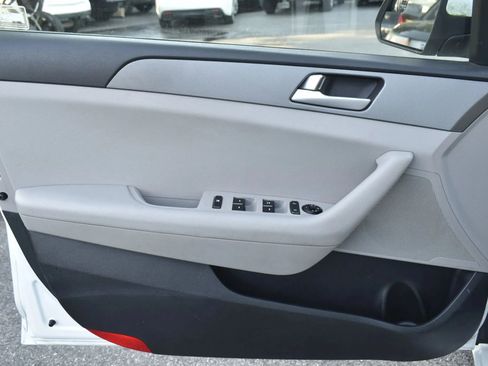 Used 2015 Hyundai Sonata SE FWD image 26