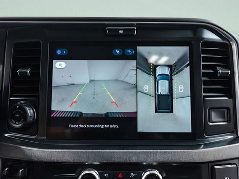 Used 2025 Ford F250 Platinum image 17