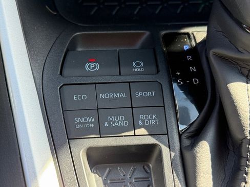 Certified 2025 Toyota RAV4 XLE image 26