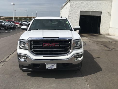 Used 2017 GMC Sierra 1500 SLE w/ SLE Value Package AWD/4WD image 11