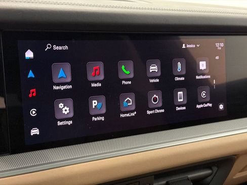 Used 2024 Porsche Cayenne S image 33