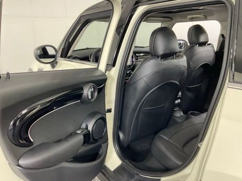 Used 2022 MINI Cooper S w/ Premium Package image 37