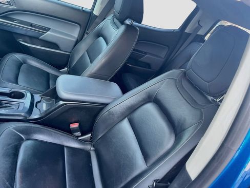 Used 2022 Chevrolet Colorado Z71 w/ Safety Package RWD image 19
