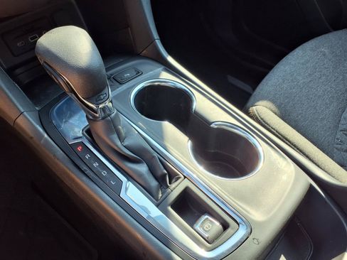 Used 2023 Chevrolet Equinox LT FWD image 7