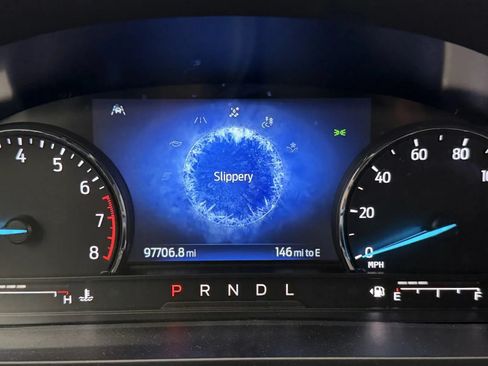 Used 2021 Ford Explorer XLT AWD/4WD image 15